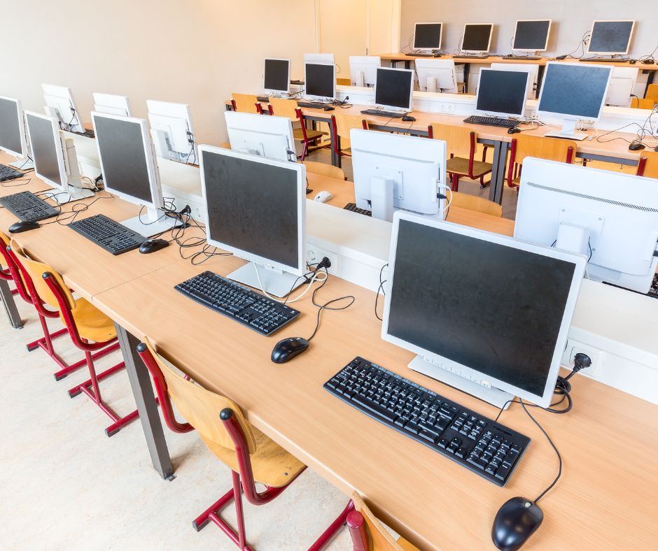 Computer for schools (5)